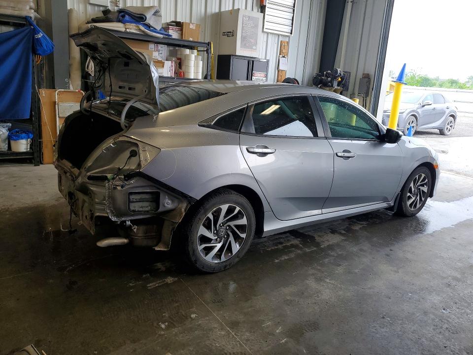Aukcja sprzedaży 2018 Honda Civic, vin: 2HGFC2F6XJH036723, numer aukcji: 55578896