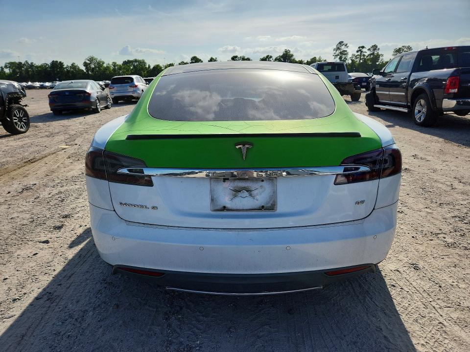 2014 Tesla Model S მანქანა იყიდება აუქციონზე, vin: 5YJSA1H14EFP43682, აუქციონის ნომერი: 58788646