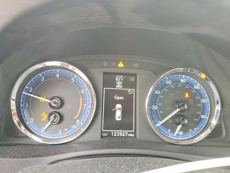 Продаж на аукціоні авто 2018 Toyota Corolla, vin: 5YFBURHE2JP772086, номер лоту: 58195906
