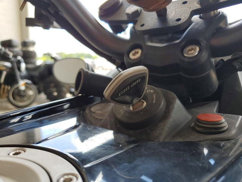 57735326 :رقم المزاد ، 2BXRDDD26GV000459 vin ، 2016 Can-am Spyder Roadster مزاد بيع