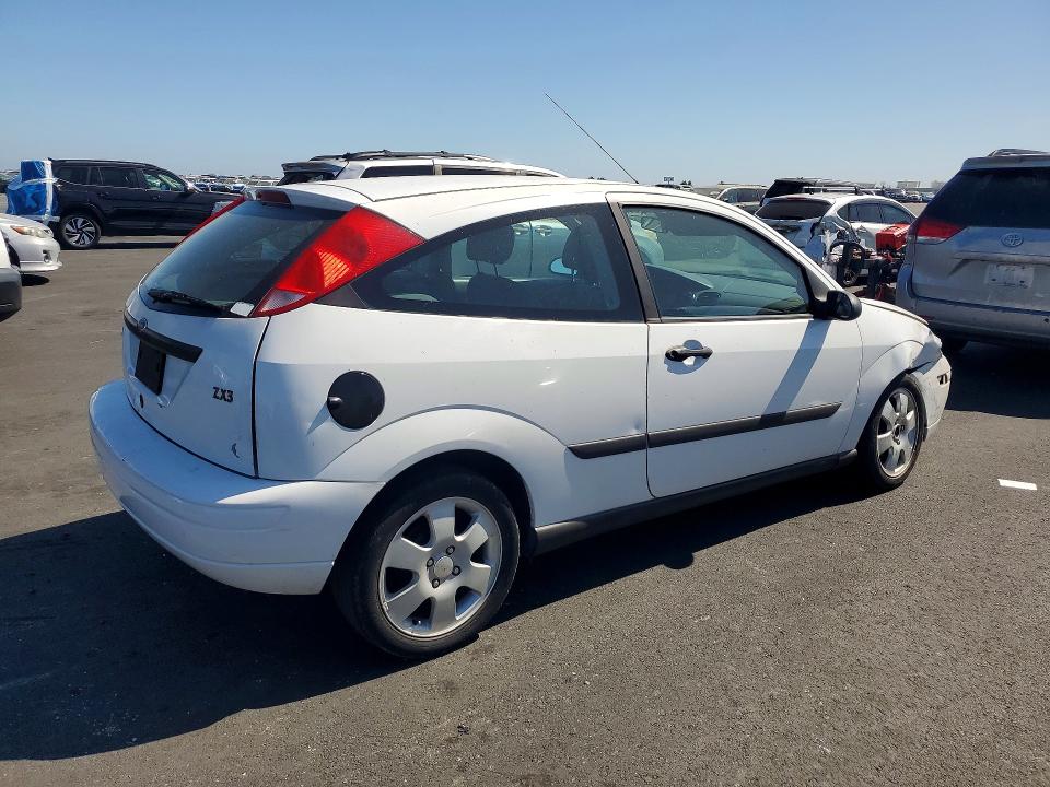 58945296 :رقم المزاد ، 3FAFP31331R117742 vin ، 2001 Ford Focus مزاد بيع