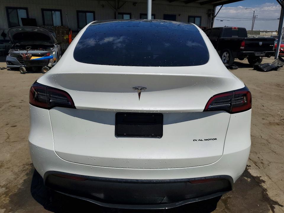 2024 Tesla Model Y მანქანა იყიდება აუქციონზე, vin: 7SAYGDEE5RF081637, აუქციონის ნომერი: 58641986
