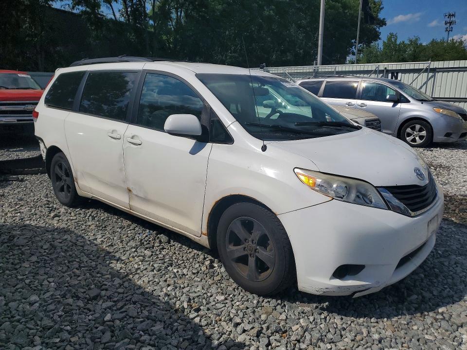 2012 Toyota Sienna მანქანა იყიდება აუქციონზე, vin: 5TDKK3DC8CS244425, აუქციონის ნომერი: 57172556