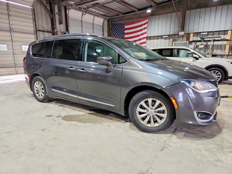 2019 Chrysler Pacifica მანქანა იყიდება აუქციონზე, vin: 2C4RC1BG9KR550322, აუქციონის ნომერი: 56466116