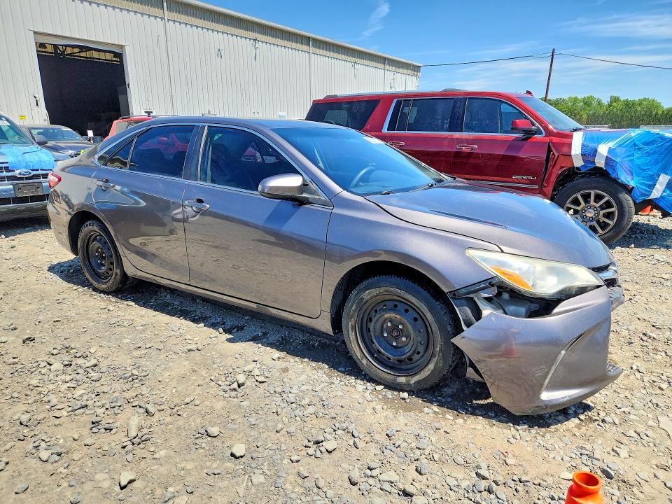 56315716 :رقم المزاد ، 4T4BF1FK0FR456962 vin ، 2015 Toyota Camry مزاد بيع