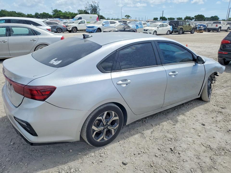 2020 Kia Forte მანქანა იყიდება აუქციონზე, vin: 3KPF24AD6LE212684, აუქციონის ნომერი: 57755216