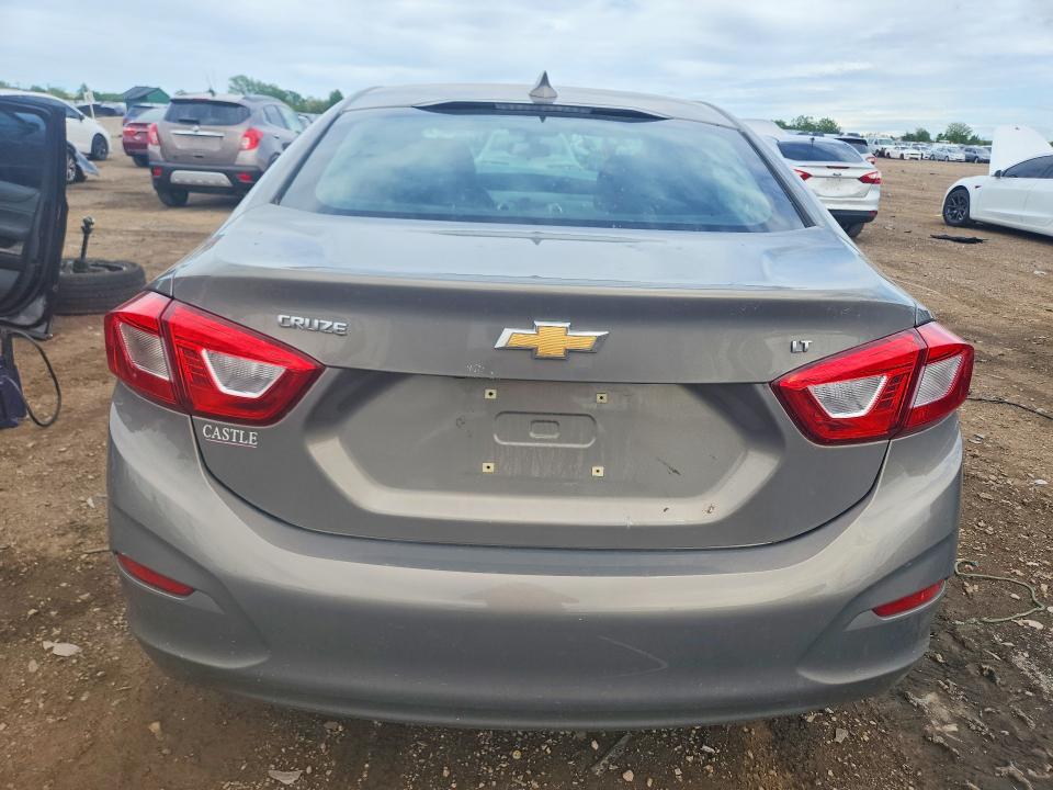 2018 Chevrolet Cruze მანქანა იყიდება აუქციონზე, vin: 1G1BE5SM3J7244072, აუქციონის ნომერი: 55854786