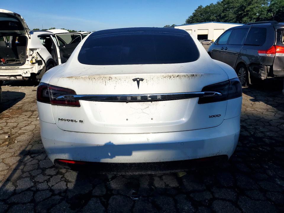 Продажа на аукционе авто 2018 Tesla Model S, vin: 5YJSA1E23JF243911, номер лота: 55718056