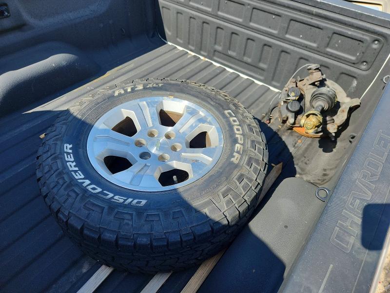 2017 Chevrolet Silverado მანქანა იყიდება აუქციონზე, vin: 3GCUKREC8HG383969, აუქციონის ნომერი: 56356866
