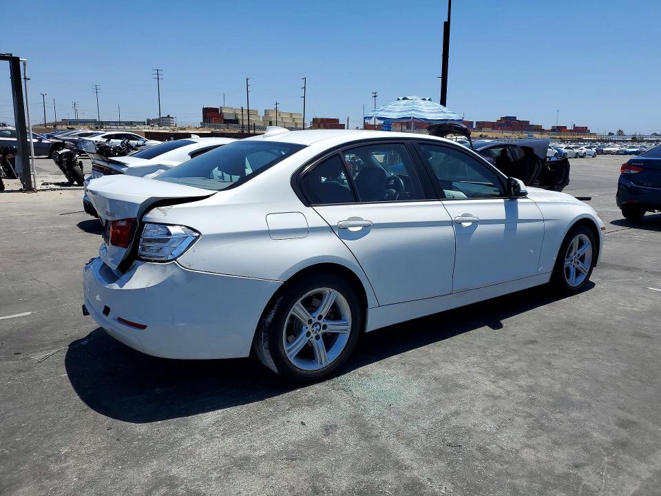 57766836 :رقم المزاد ، WBA3B1G55FNT06683 vin ، 2015 Bmw 320 مزاد بيع