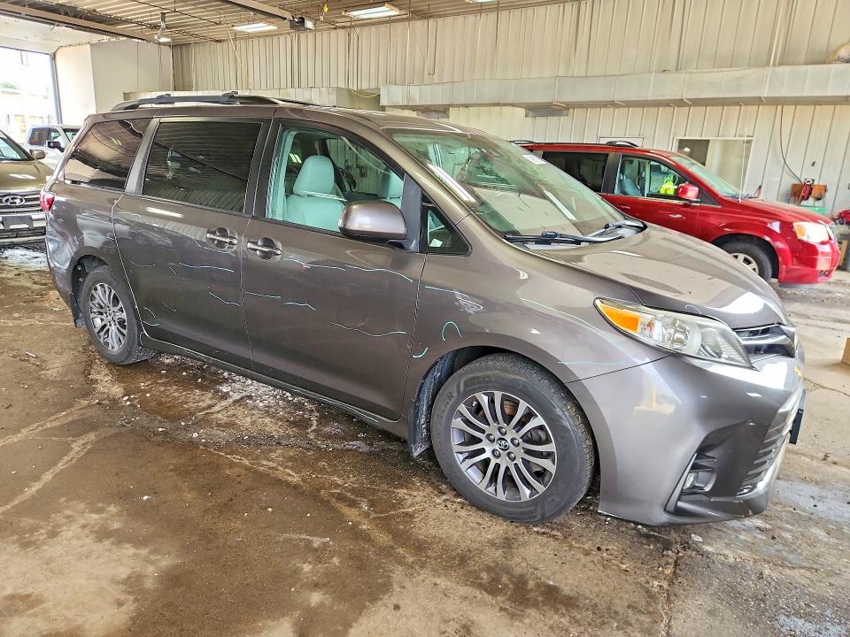2019 Toyota Sienna მანქანა იყიდება აუქციონზე, vin: 5TDYZ3DC8KS984139, აუქციონის ნომერი: 59067366