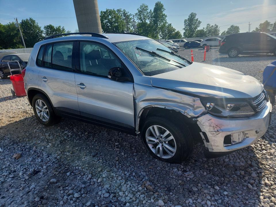 Продажа на аукционе авто 2016 Volkswagen Tiguan, vin: WVGBV7AX1GW024941, номер лота: 55883116