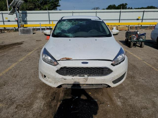 61369313 :رقم المزاد ، 1FADP3F27GL320163 vin ، 2016 Ford Focus Se مزاد بيع