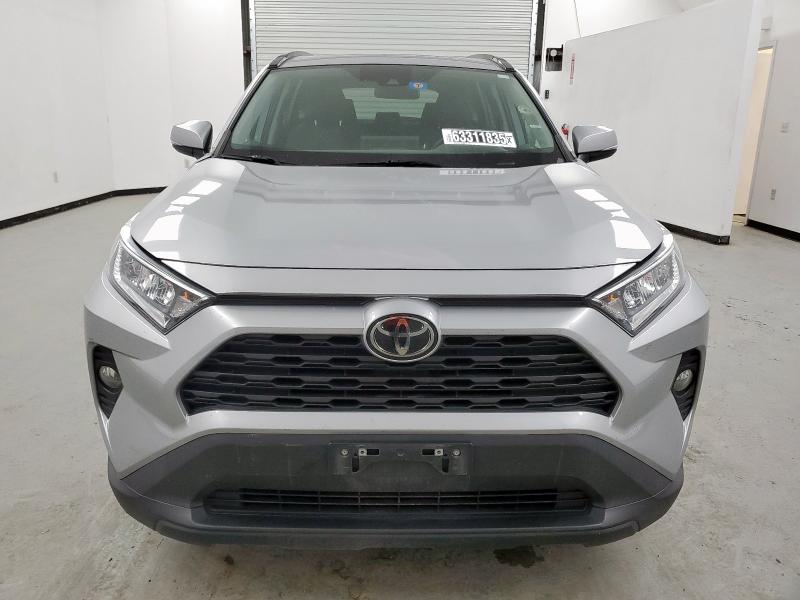 2021 Toyota Rav4 Xle მანქანა იყიდება აუქციონზე, vin: 2T3P1RFV7MW160994, აუქციონის ნომერი: 63311835