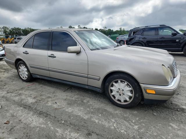 64336195 :رقم المزاد ، WDBJF55F2VA436054 vin ، 1997 Mercedes-benz E مزاد بيع