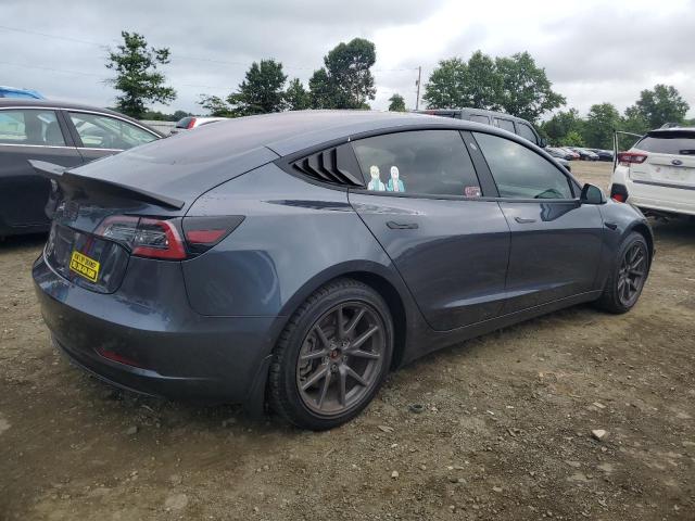 65123515 :رقم المزاد ، 5YJ3E1EAXJF028137 vin ، 2018 Tesla Model 3 مزاد بيع