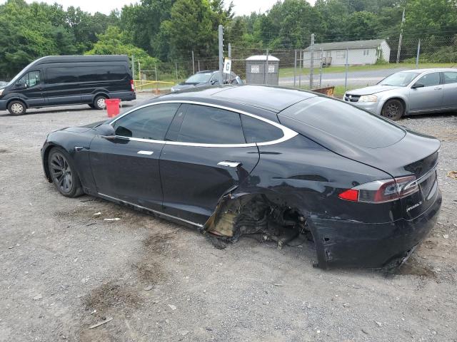 63612815 :رقم المزاد ، 5YJSA1E28JF274085 vin ، 2018 Tesla Model S مزاد بيع