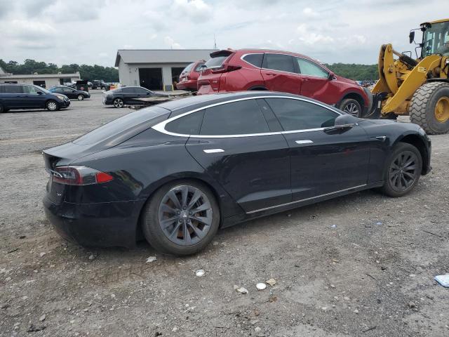 63612815 :رقم المزاد ، 5YJSA1E28JF274085 vin ، 2018 Tesla Model S مزاد بيع