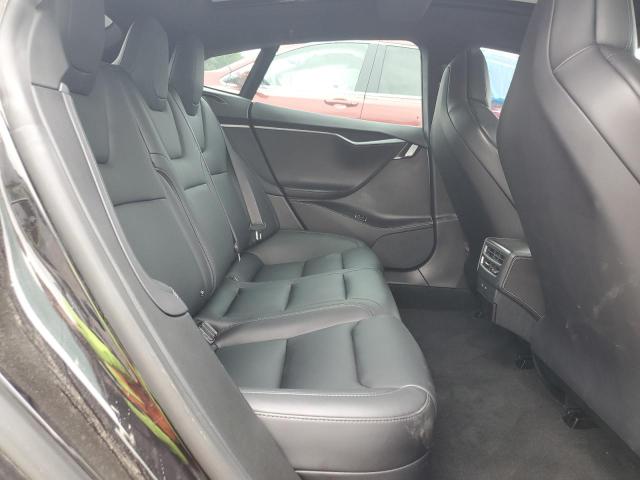 63612815 :رقم المزاد ، 5YJSA1E28JF274085 vin ، 2018 Tesla Model S مزاد بيع