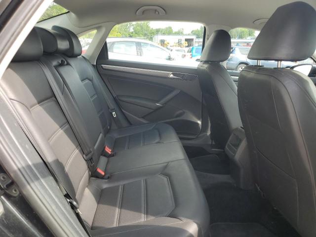 64233455 :رقم المزاد ، 1VWDT7A38HC086305 vin ، 2017 Volkswagen Passat R-l مزاد بيع