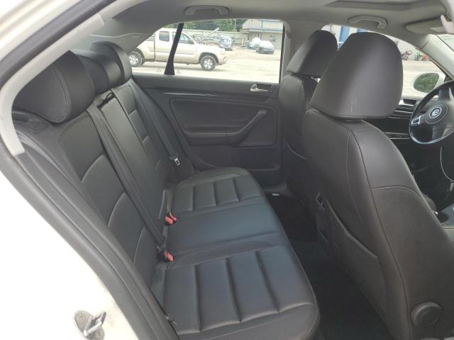 2010 Volkswagen Jetta მანქანა იყიდება აუქციონზე, vin: 3VWRZ7AJ1AM037017, აუქციონის ნომერი: 63500125