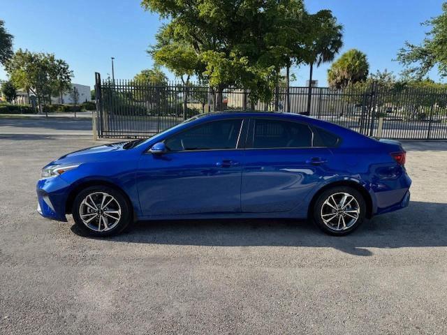 65295705 :رقم المزاد ، 3KPF24AD4NE464503 vin ، 2022 Kia Forte Fe مزاد بيع