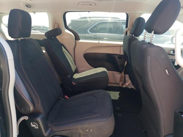 64106315 :رقم المزاد ، 2C4RC1FG4JR125972 vin ، 2018 Chrysler Pacifica T مزاد بيع