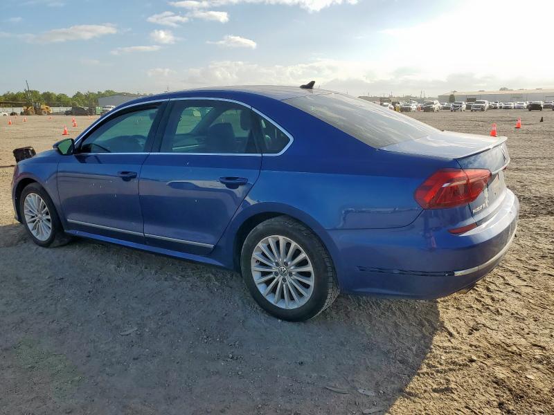 65785435 :رقم المزاد ، 1VWBT7A32HC000431 vin ، 2017 Volkswagen Passat مزاد بيع