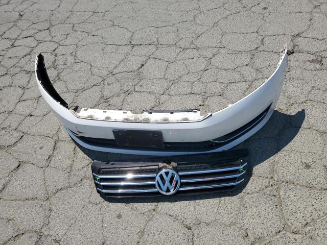 64377335 :رقم المزاد ، 1VWAT7A30FC006253 vin ، 2015 Volkswagen Passat S مزاد بيع
