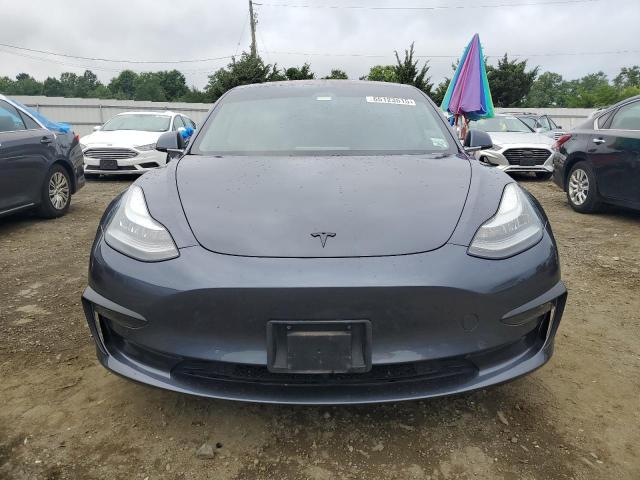 65123515 :رقم المزاد ، 5YJ3E1EAXJF028137 vin ، 2018 Tesla Model 3 مزاد بيع