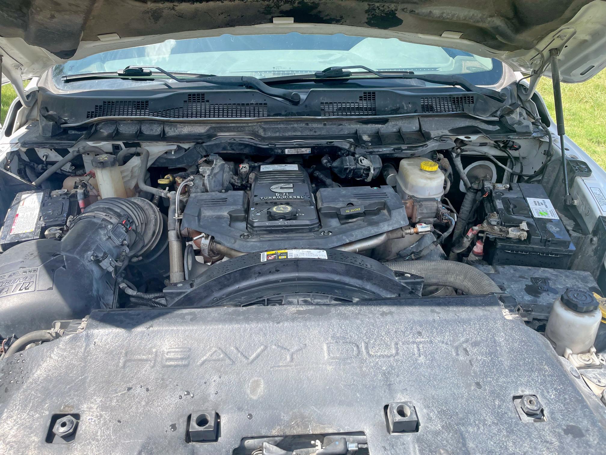 67128655 :رقم المزاد ، 3C6UR5HLXJG364742 vin ، 2018 Ram 2500 St مزاد بيع