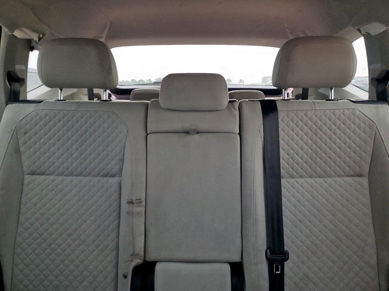 65342265 :رقم المزاد ، 3VV1B7AX1JM021149 vin ، 2018 Volkswagen Tiguan مزاد بيع