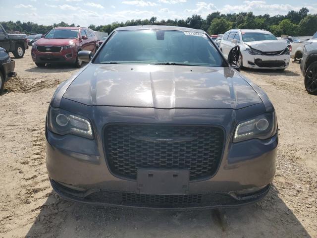 62738565 :رقم المزاد ، 2C3CCABG6JH299855 vin ، 2018 Chrysler 300 مزاد بيع