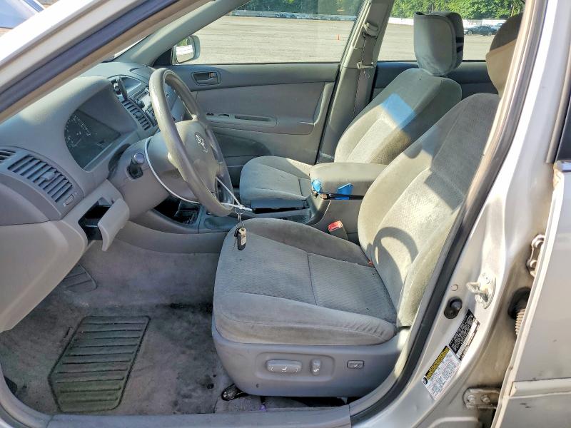 61965096 :رقم المزاد ، 4T1BE32K14U340729 vin ، 2004 Toyota Camry مزاد بيع