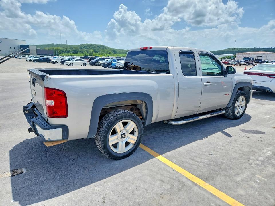 2007 Chevrolet Silverado მანქანა იყიდება აუქციონზე, vin: 2GCEC19Y471542373, აუქციონის ნომერი: 61471526