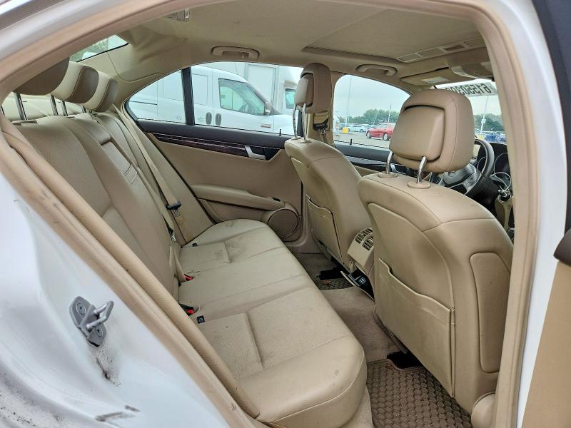 61550396 :رقم المزاد ، WDDGF4HB8DR271566 vin ، 2013 Mercedes-benz C مزاد بيع