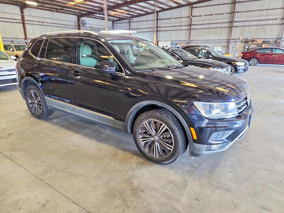 61078666 :رقم المزاد ، 3VV2B7AX7JM067671 vin ، 2018 Volkswagen Tiguan مزاد بيع