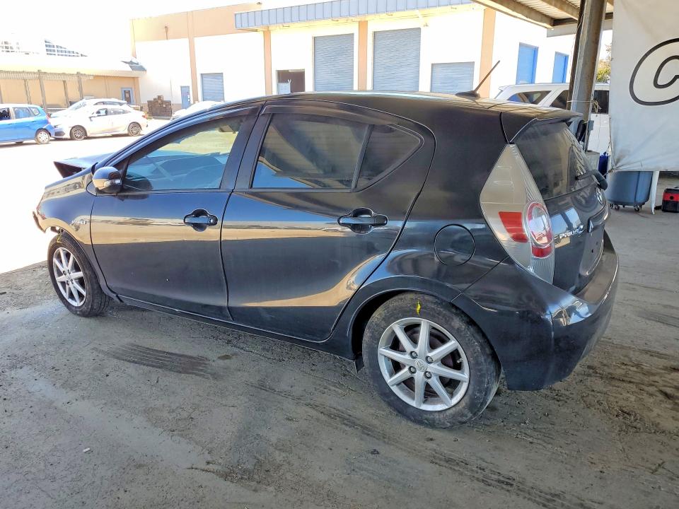 Продажа на аукционе авто 2012 Toyota Prius C, vin: JTDKDTB3XC1030370, номер лота: 62708356