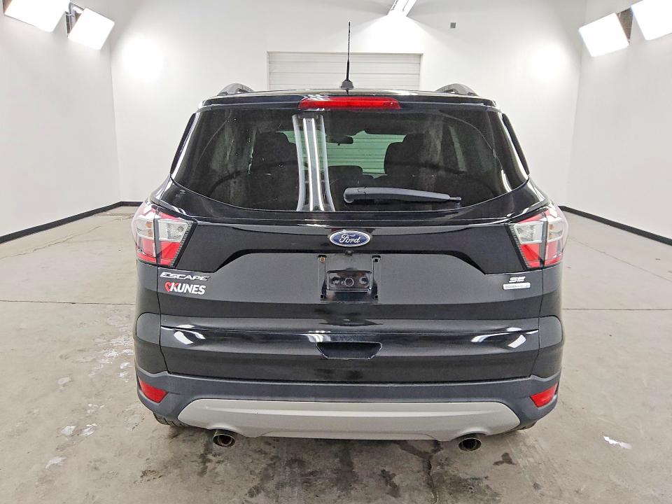 2018 Ford Escape მანქანა იყიდება აუქციონზე, vin: 1FMCU0GD2JUC11023, აუქციონის ნომერი: 59730386