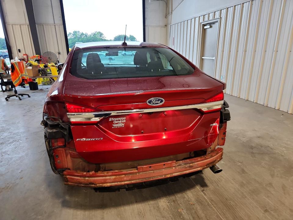 60940546 :رقم المزاد ، 3FA6P0H7XHR148617 vin ، 2017 Ford Fusion مزاد بيع