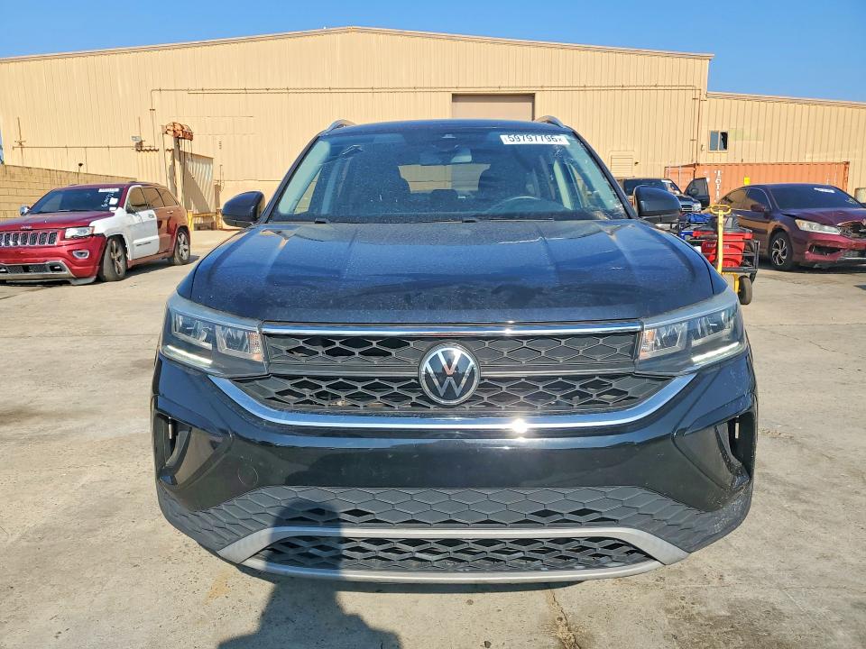 59797796 :رقم المزاد ، 3VVSX7B26NM011408 vin ، 2022 Volkswagen Taos مزاد بيع