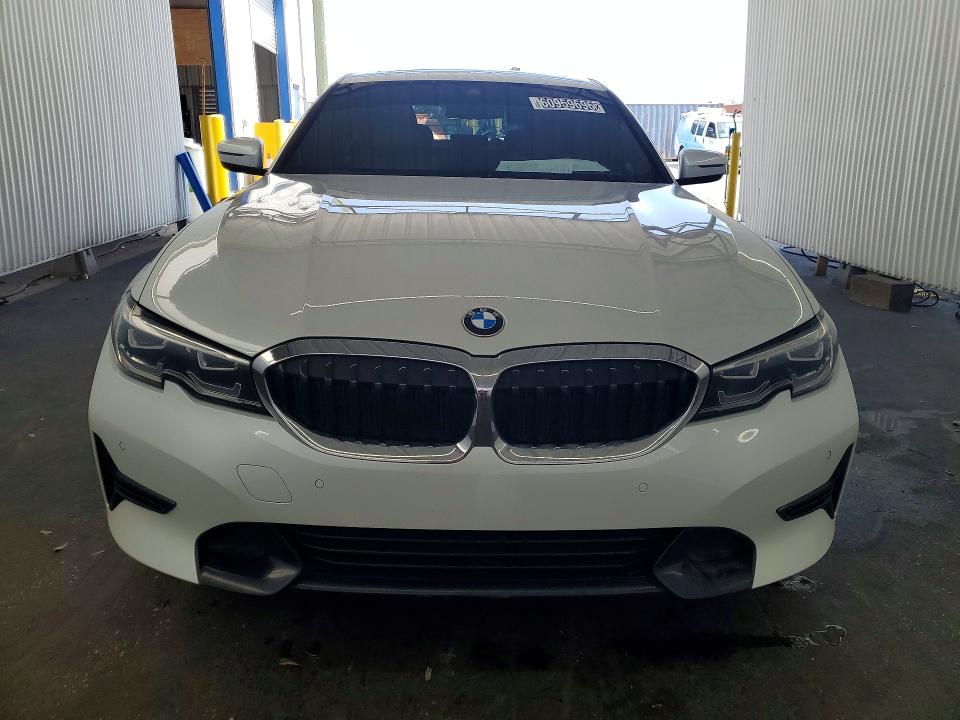 60959696 :رقم المزاد ، 3MW5R1J07M8C11527 vin ، 2021 Bmw 330i مزاد بيع