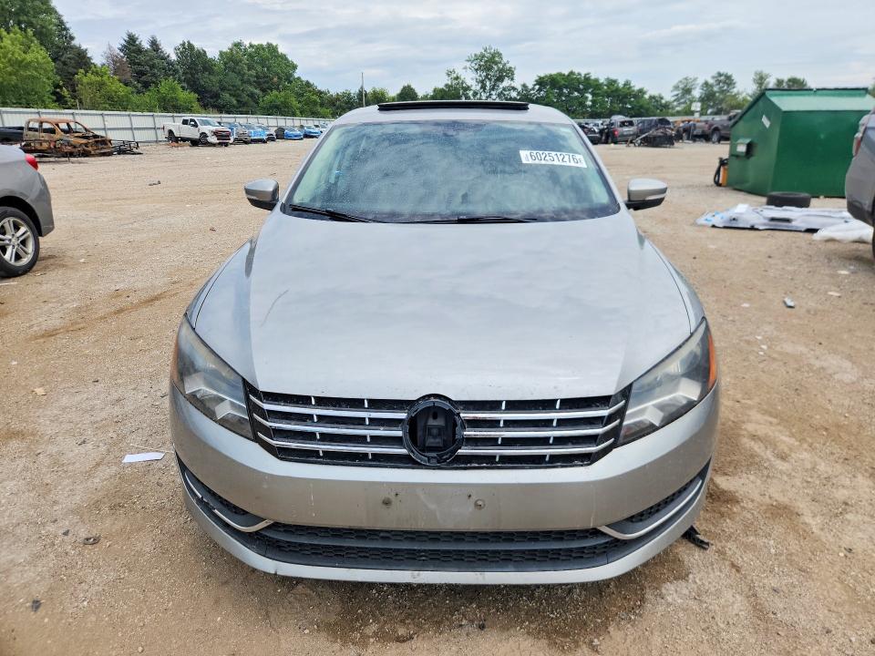 60251276 :رقم المزاد ، 1VWCP7A33DC020934 vin ، 2013 Volkswagen Passat مزاد بيع