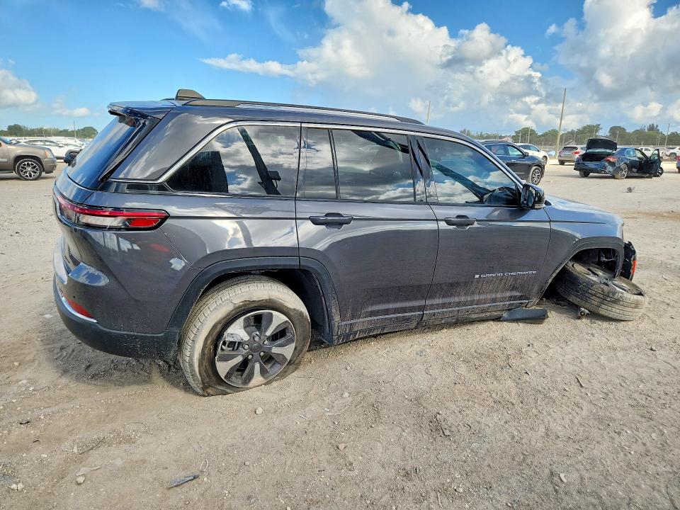 62408626 :رقم المزاد ، 1C4RJYB63P8822498 vin ، 2023 Jeep Grand Cherokee مزاد بيع
