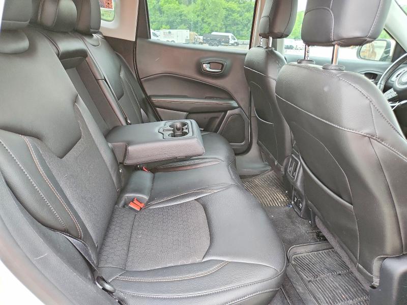2018 Jeep Compass მანქანა იყიდება აუქციონზე, vin: 3C4NJDBB1JT261831, აუქციონის ნომერი: 85971525