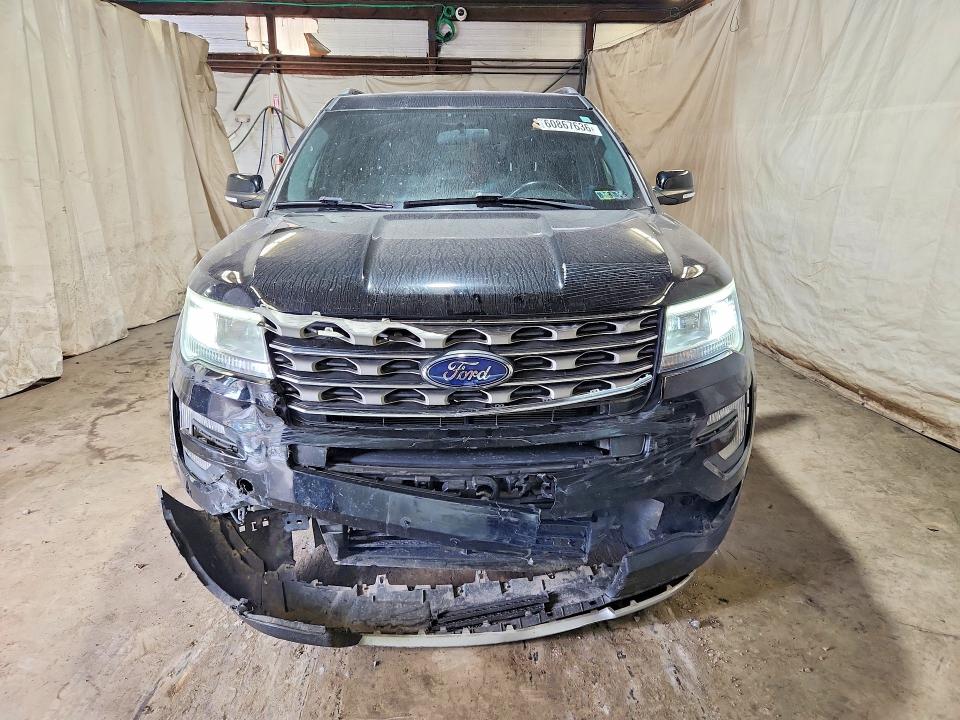 60867636 :رقم المزاد ، 1FM5K8D87HGD50089 vin ، 2017 Ford Explorer مزاد بيع