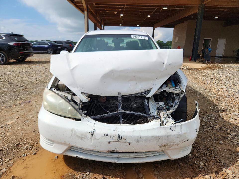 60861476 :رقم المزاد ، 4T1BE32K05U596880 vin ، 2005 Toyota Camry مزاد بيع