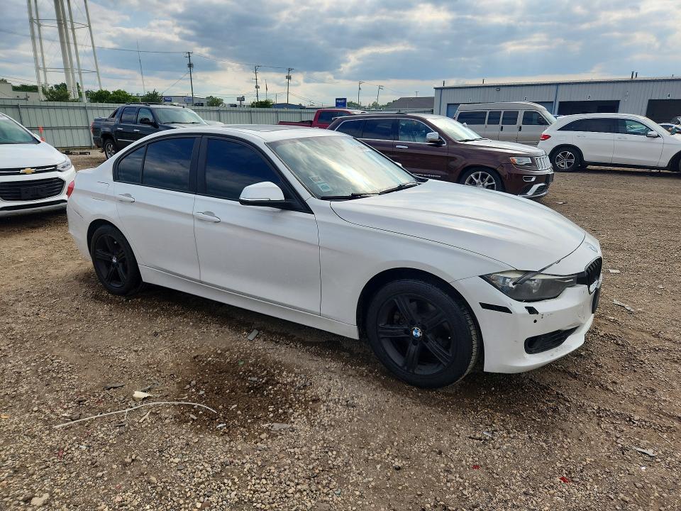 2014 Bmw 328 მანქანა იყიდება აუქციონზე, vin: WBA3B5C55EP652572, აუქციონის ნომერი: 61550566