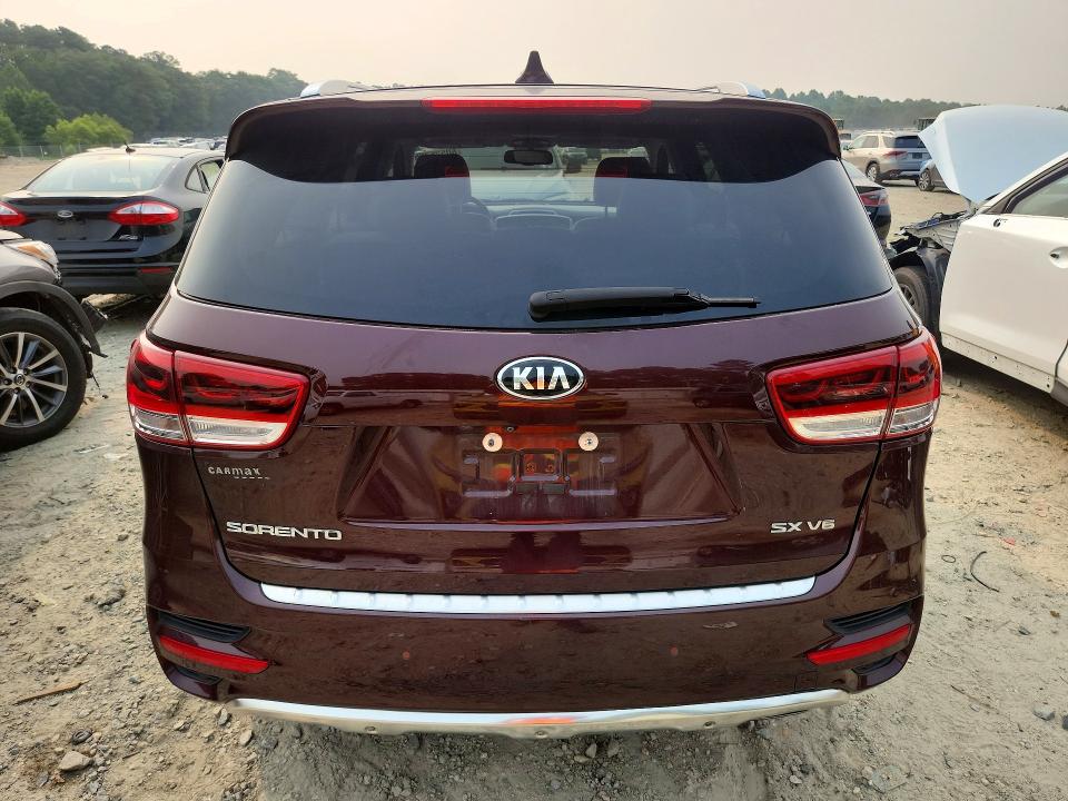 60526706 :رقم المزاد ، 5XYPKDA56HG221344 vin ، 2017 Kia Sorento مزاد بيع