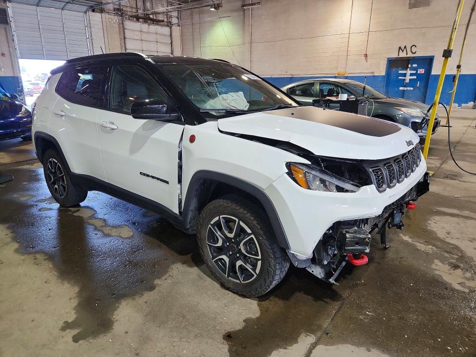 60082006 :رقم المزاد ، 3C4NJDDN4ST557290 vin ، 2025 Jeep Compass مزاد بيع